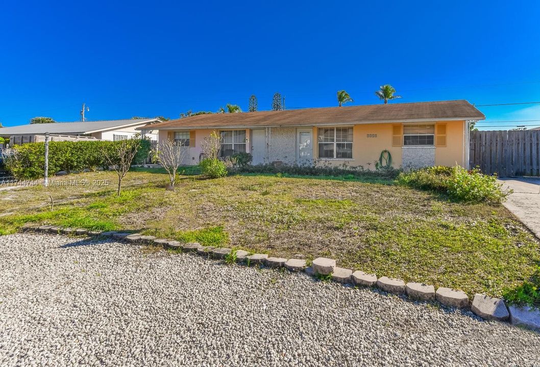 最近租的: $2,100 (2 贝兹, 1 浴室, 1044 平方英尺)