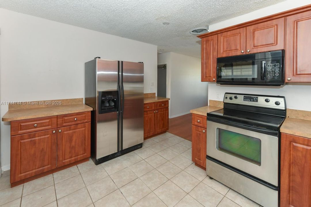 最近租的: $2,100 (2 贝兹, 1 浴室, 1044 平方英尺)