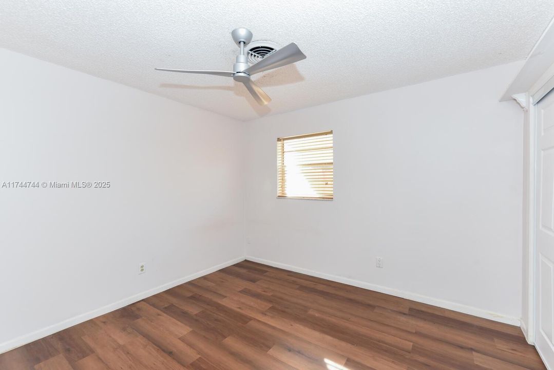 最近租的: $2,100 (2 贝兹, 1 浴室, 1044 平方英尺)