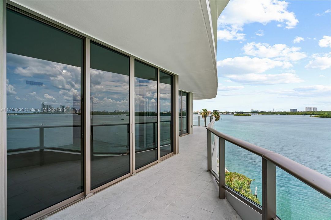 最近售出: $5,970,000 (4 贝兹, 4 浴室, 3174 平方英尺)