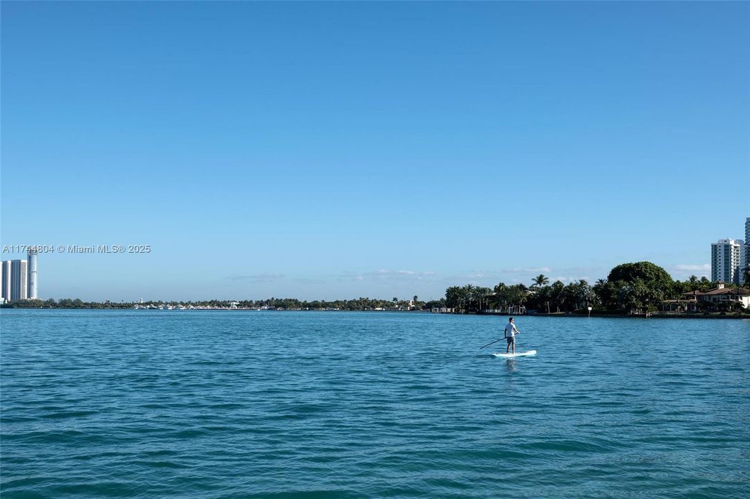 最近售出: $5,970,000 (4 贝兹, 4 浴室, 3174 平方英尺)