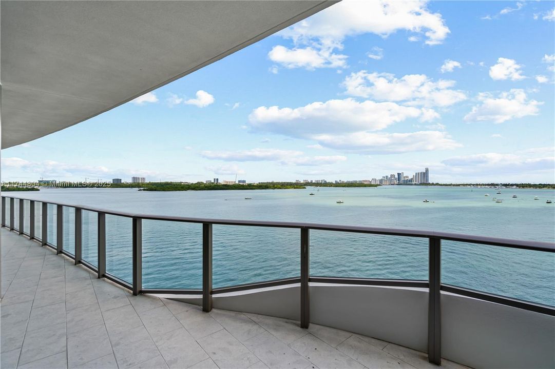 最近售出: $5,970,000 (4 贝兹, 4 浴室, 3174 平方英尺)