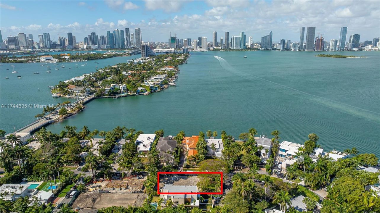 На продажу: $2,899,000 (5 спален, 5 ванн, 0 Квадратных фут)