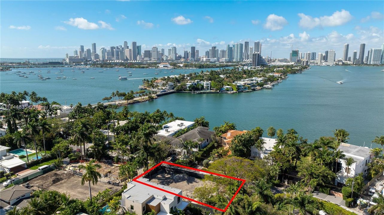 На продажу: $2,899,000 (5 спален, 5 ванн, 0 Квадратных фут)