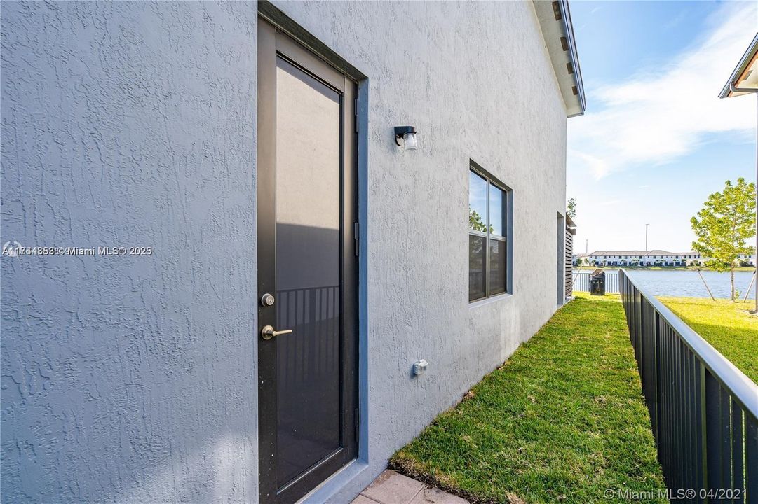 最近租的: $7,000 (5 贝兹, 3 浴室, 3050 平方英尺)