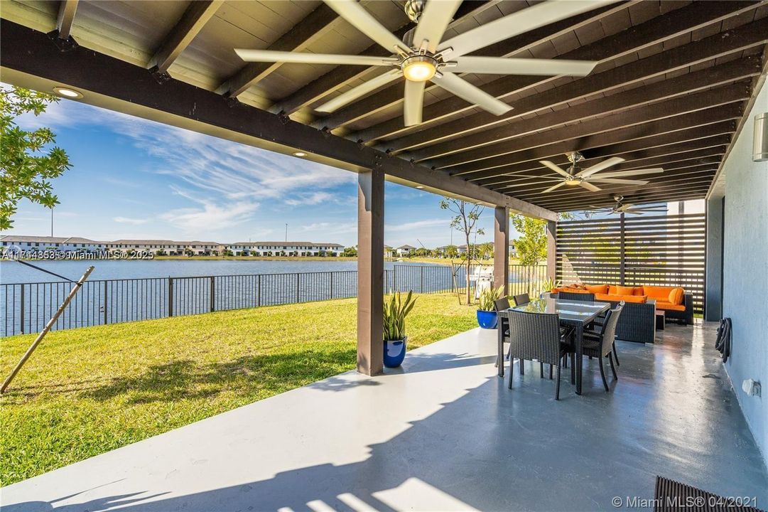 最近租的: $7,000 (5 贝兹, 3 浴室, 3050 平方英尺)