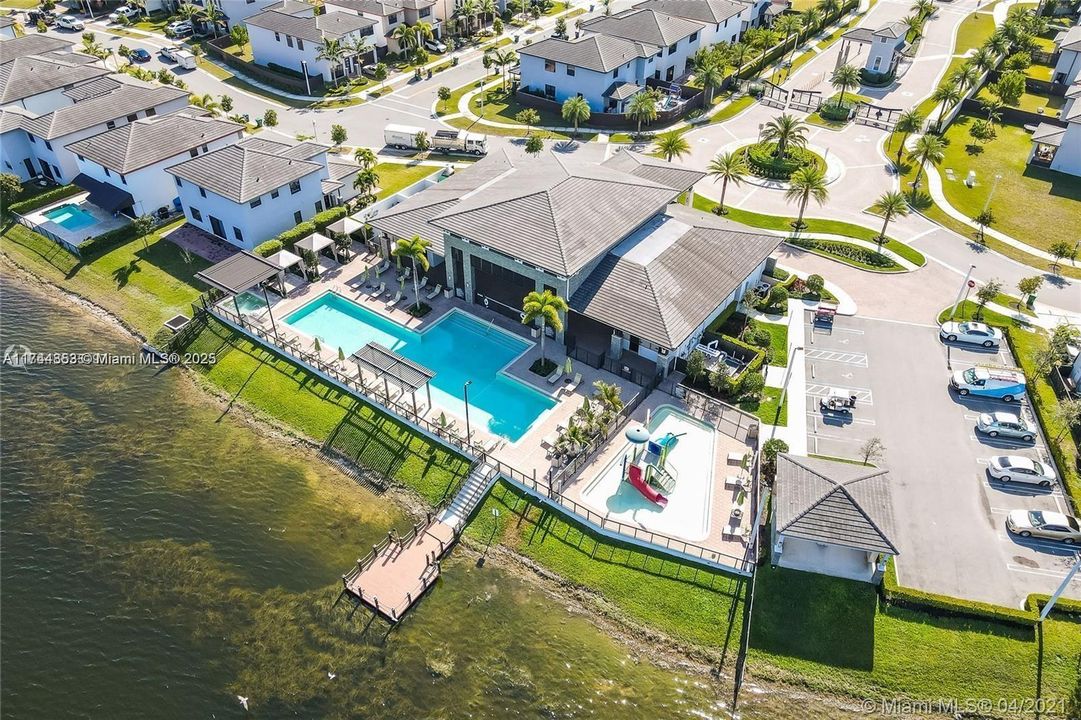 最近租的: $7,000 (5 贝兹, 3 浴室, 3050 平方英尺)