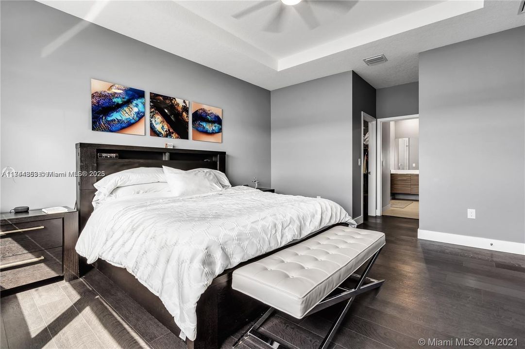 最近租的: $7,000 (5 贝兹, 3 浴室, 3050 平方英尺)