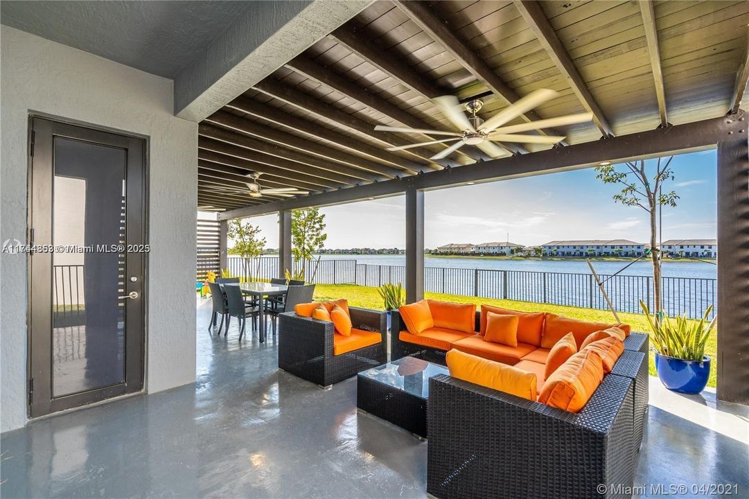 最近租的: $7,000 (5 贝兹, 3 浴室, 3050 平方英尺)