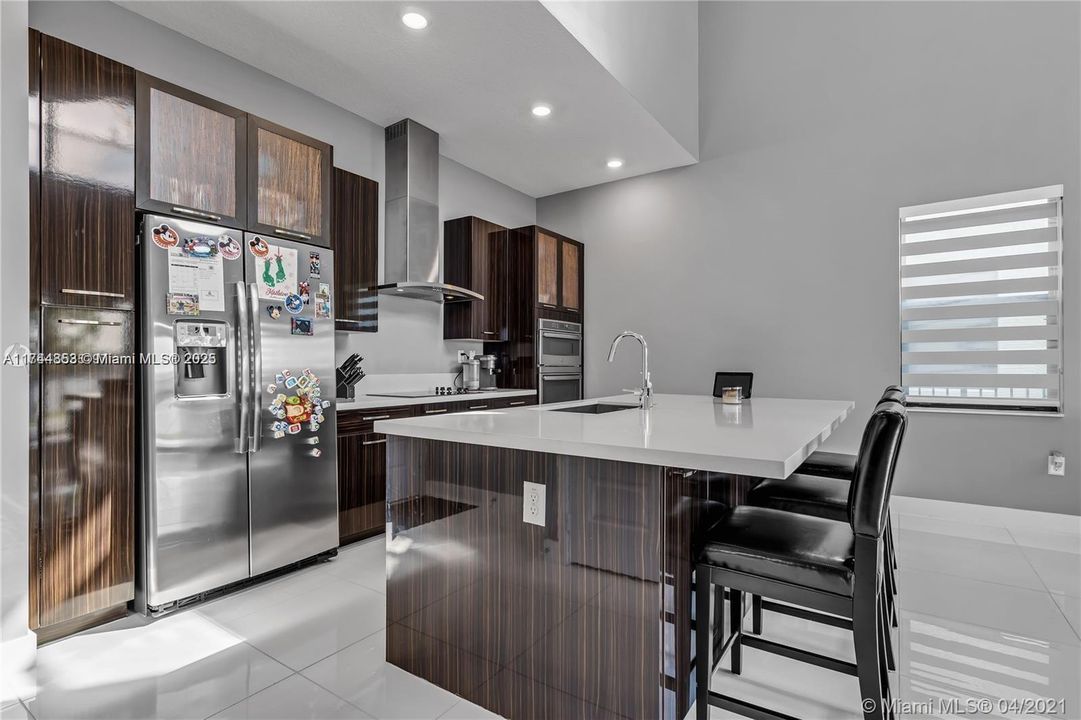 最近租的: $7,000 (5 贝兹, 3 浴室, 3050 平方英尺)