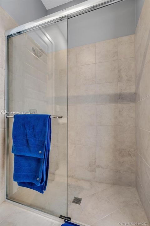 最近租的: $7,000 (5 贝兹, 3 浴室, 3050 平方英尺)