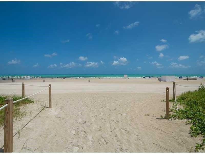 Recently Rented: $3,950 (2 beds, 2 baths, 902 Square Feet)