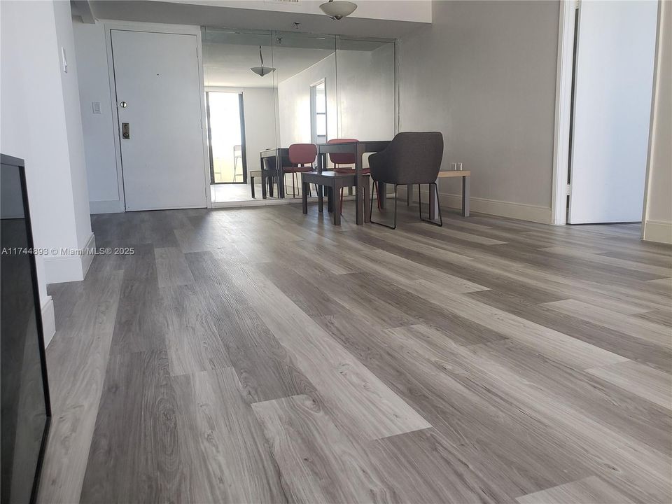 Recently Rented: $3,950 (2 beds, 2 baths, 902 Square Feet)