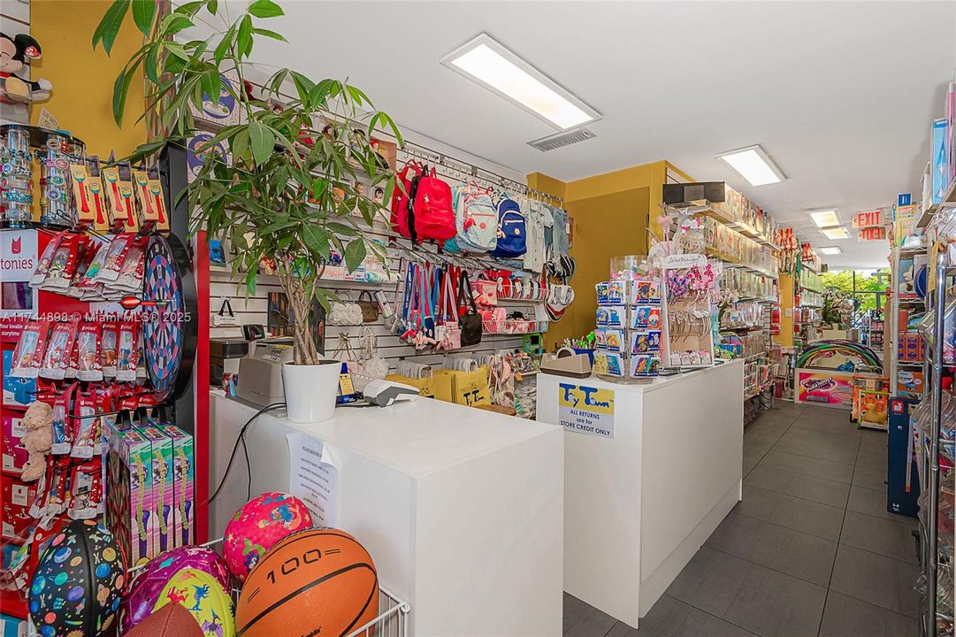 合同活跃: $150,000 (0 贝兹, 0 浴室, 0 平方英尺)