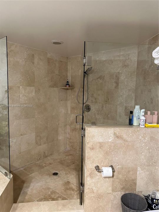 For Sale: $363,000 (2 beds, 2 baths, 1270 Square Feet)