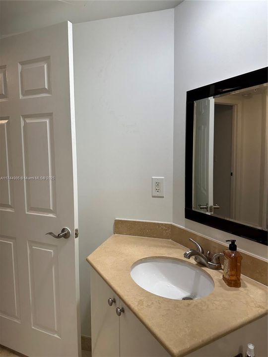 For Sale: $363,000 (2 beds, 2 baths, 1270 Square Feet)