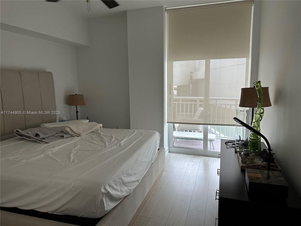 For Sale: $363,000 (2 beds, 2 baths, 1270 Square Feet)