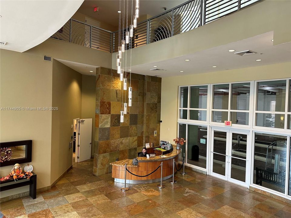 For Sale: $363,000 (2 beds, 2 baths, 1270 Square Feet)