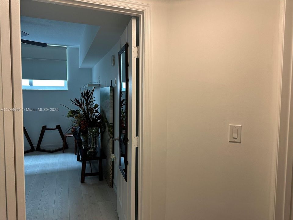 For Sale: $363,000 (2 beds, 2 baths, 1270 Square Feet)