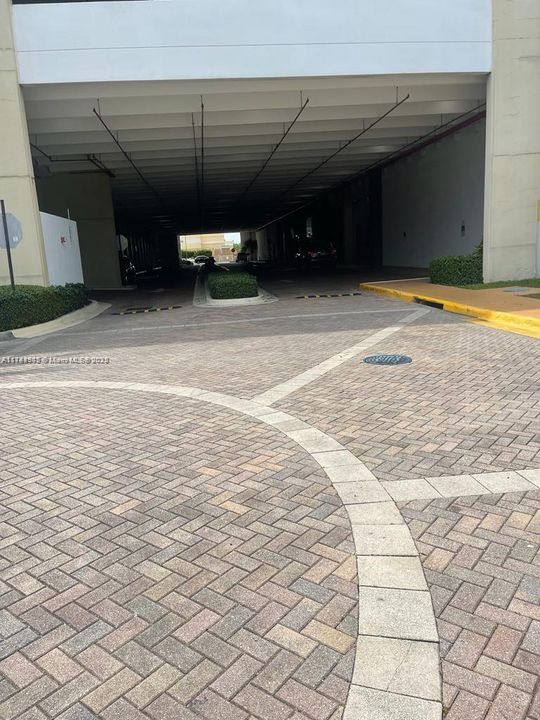 For Sale: $363,000 (2 beds, 2 baths, 1270 Square Feet)