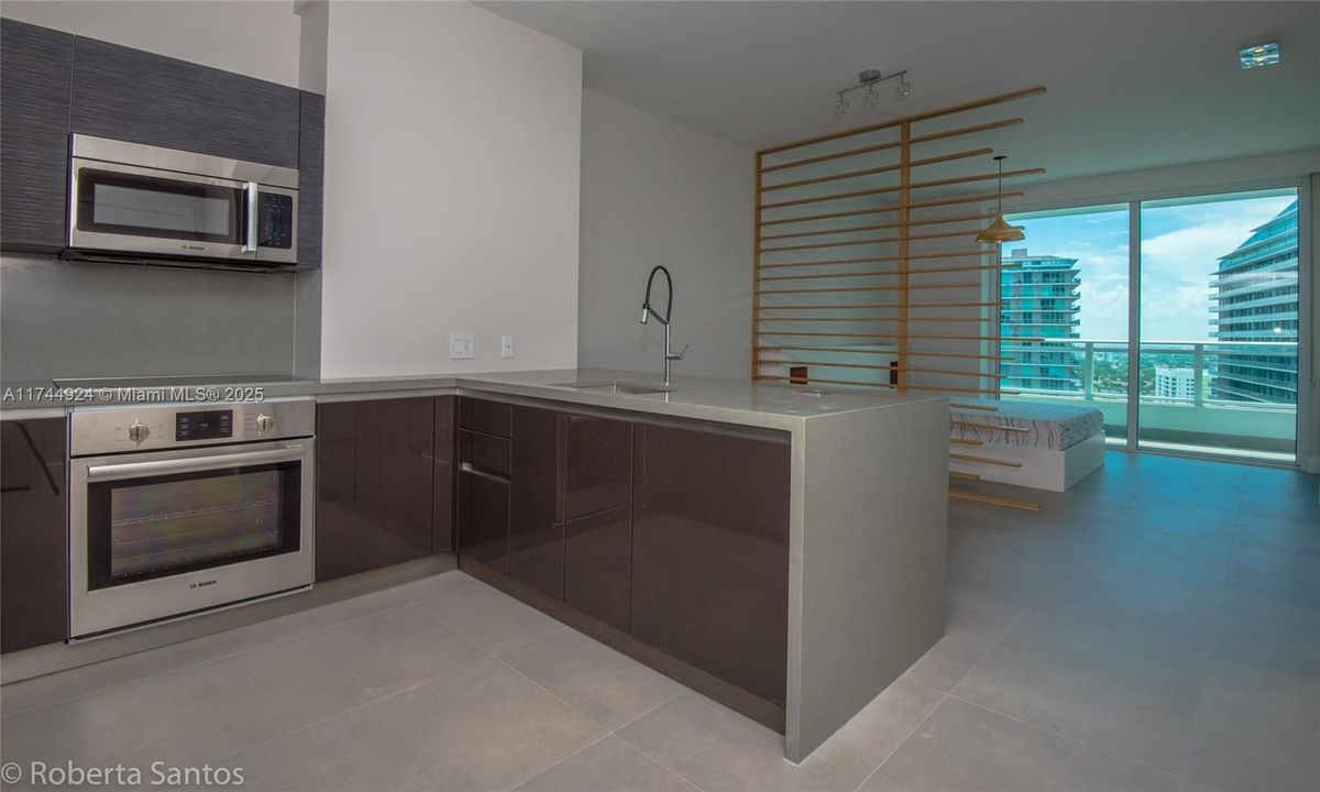 待售: $525,000 (0 贝兹, 1 浴室, 507 平方英尺)