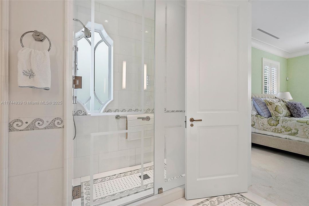 Vendido Recientemente: $13,950,000 (4 camas, 4 baños, 4412 Pies cuadrados)