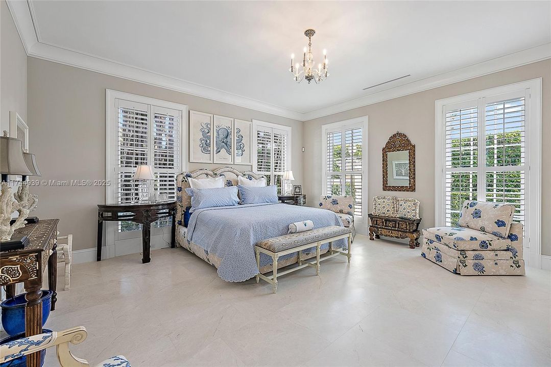 Vendido Recientemente: $13,950,000 (4 camas, 4 baños, 4412 Pies cuadrados)