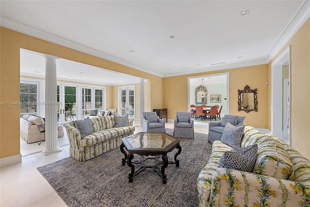 Vendido Recientemente: $13,950,000 (4 camas, 4 baños, 4412 Pies cuadrados)