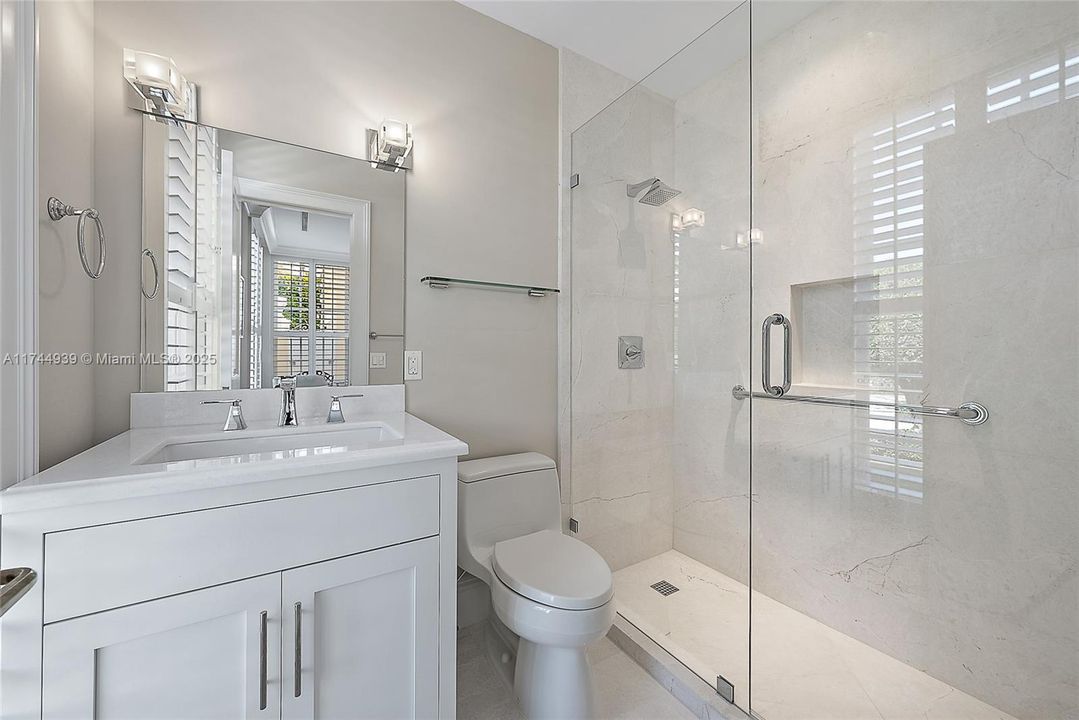 Vendido Recientemente: $13,950,000 (4 camas, 4 baños, 4412 Pies cuadrados)