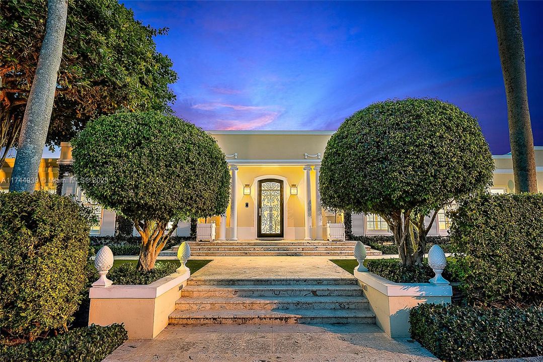 Vendido Recientemente: $13,950,000 (4 camas, 4 baños, 4412 Pies cuadrados)