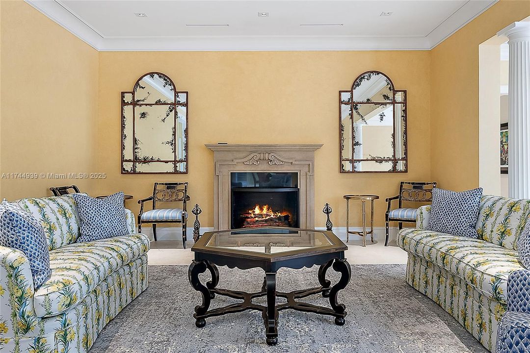 Vendido Recientemente: $13,950,000 (4 camas, 4 baños, 4412 Pies cuadrados)