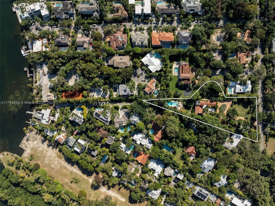 En Venta: $18,970,000 (7 camas, 8 baños, 6862 Pies cuadrados)