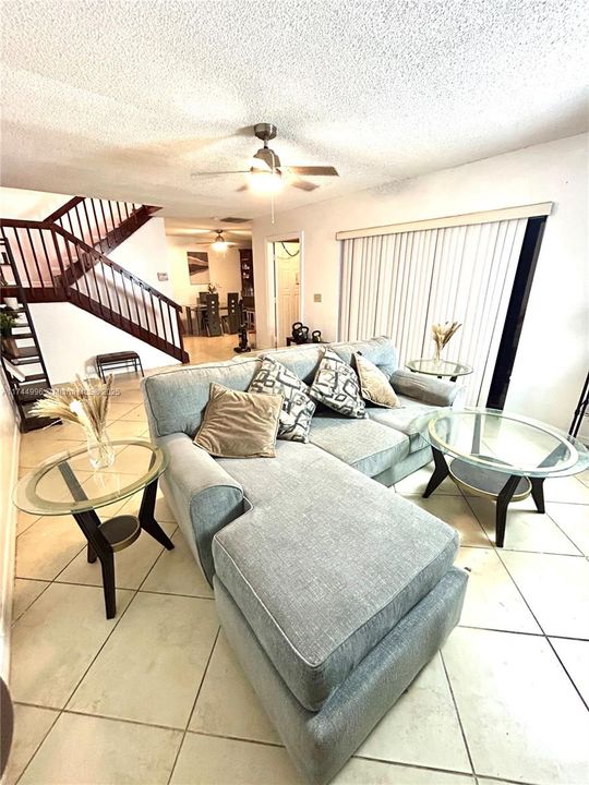 待售: $344,500 (2 贝兹, 2 浴室, 1236 平方英尺)