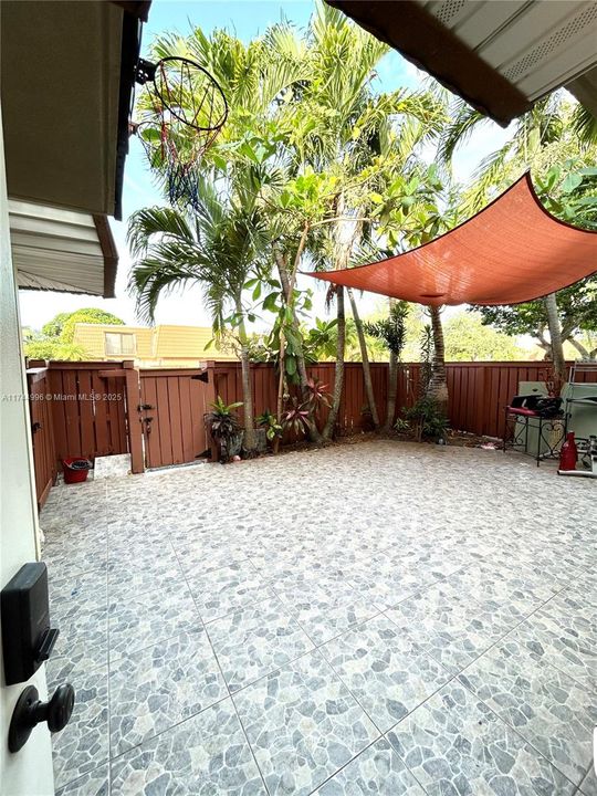 待售: $344,500 (2 贝兹, 2 浴室, 1236 平方英尺)