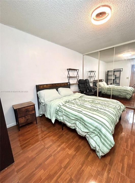 待售: $344,500 (2 贝兹, 2 浴室, 1236 平方英尺)