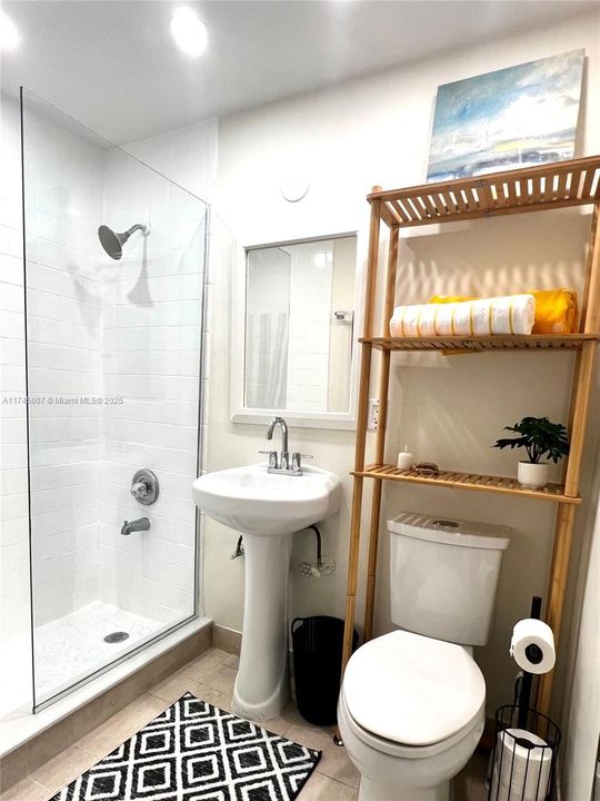 Recently Sold: $445,000 (1 beds, 1 baths, 410 Square Feet)