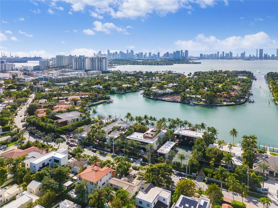 For Sale: $4,995,000 (5 beds, 4 baths, 3274 Square Feet)