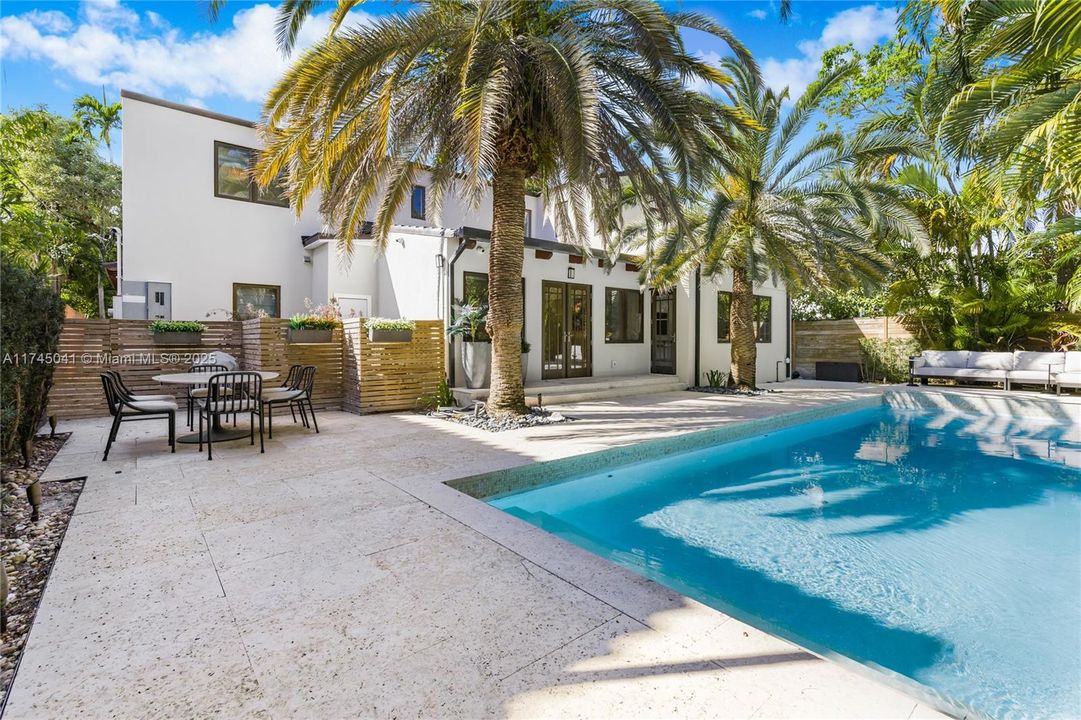 For Sale: $4,995,000 (5 beds, 4 baths, 3274 Square Feet)