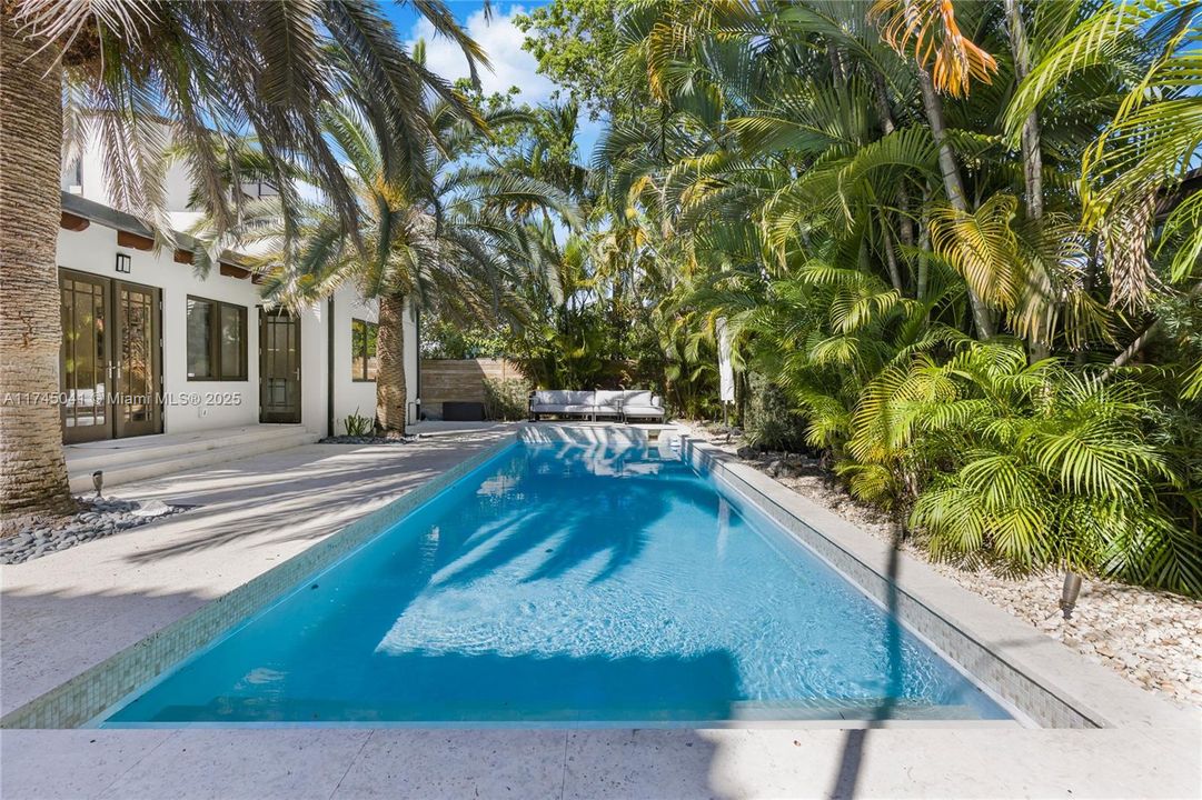 For Sale: $4,995,000 (5 beds, 4 baths, 3274 Square Feet)