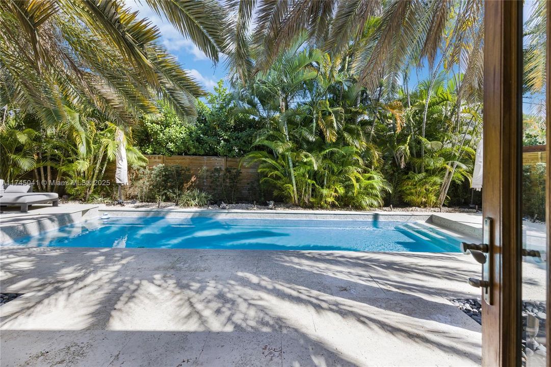 For Sale: $4,995,000 (5 beds, 4 baths, 3274 Square Feet)