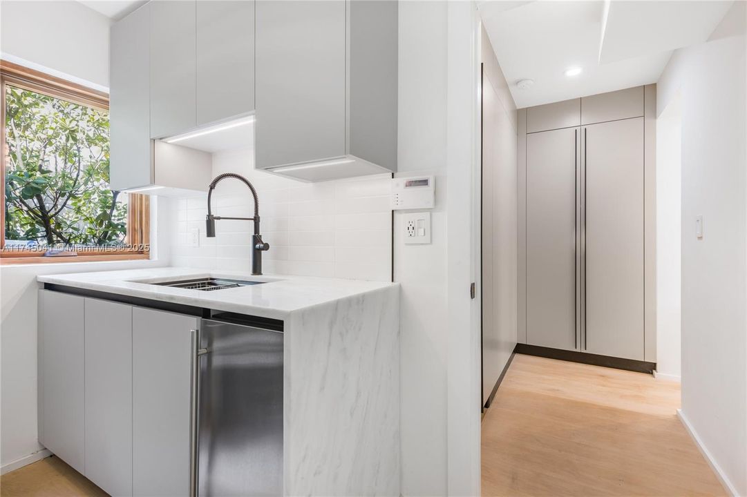For Sale: $4,995,000 (5 beds, 4 baths, 3274 Square Feet)