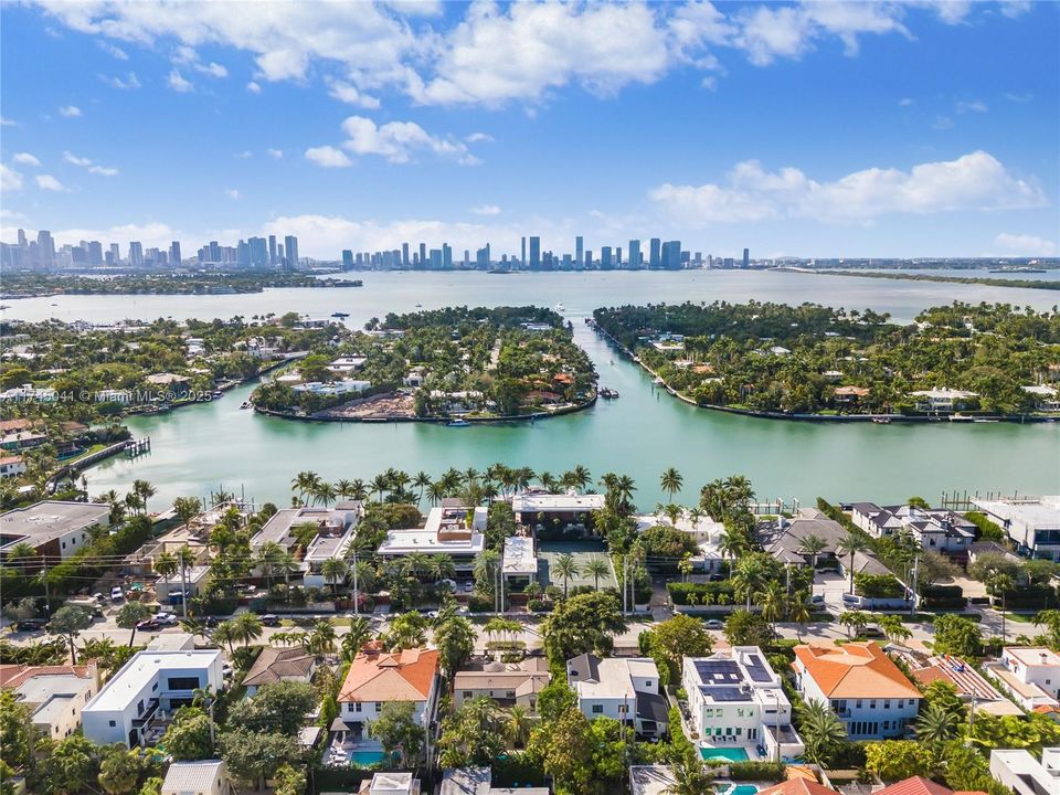For Sale: $4,995,000 (5 beds, 4 baths, 3274 Square Feet)
