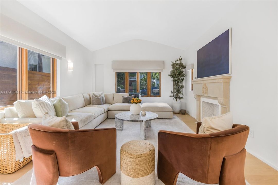 For Sale: $4,995,000 (5 beds, 4 baths, 3274 Square Feet)