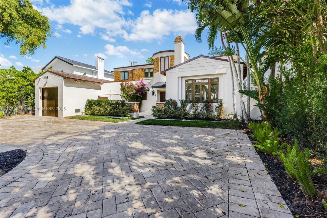 For Sale: $4,995,000 (5 beds, 4 baths, 3274 Square Feet)