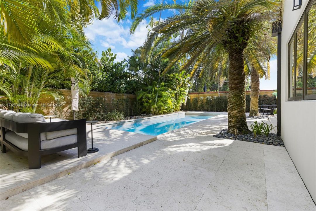 For Sale: $4,995,000 (5 beds, 4 baths, 3274 Square Feet)