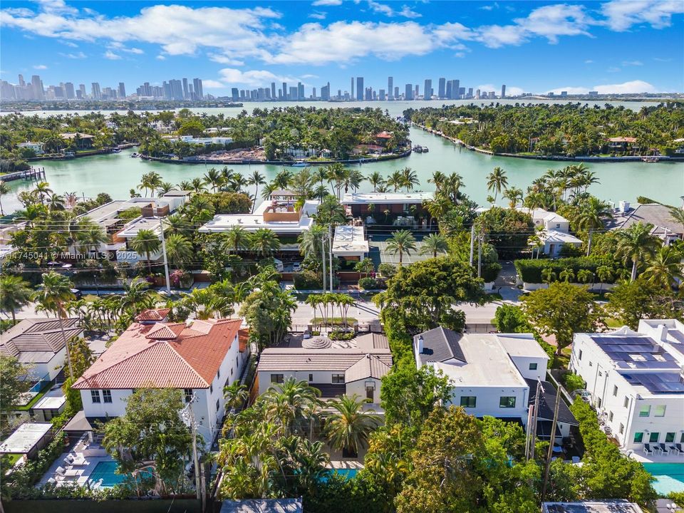 For Sale: $4,995,000 (5 beds, 4 baths, 3274 Square Feet)