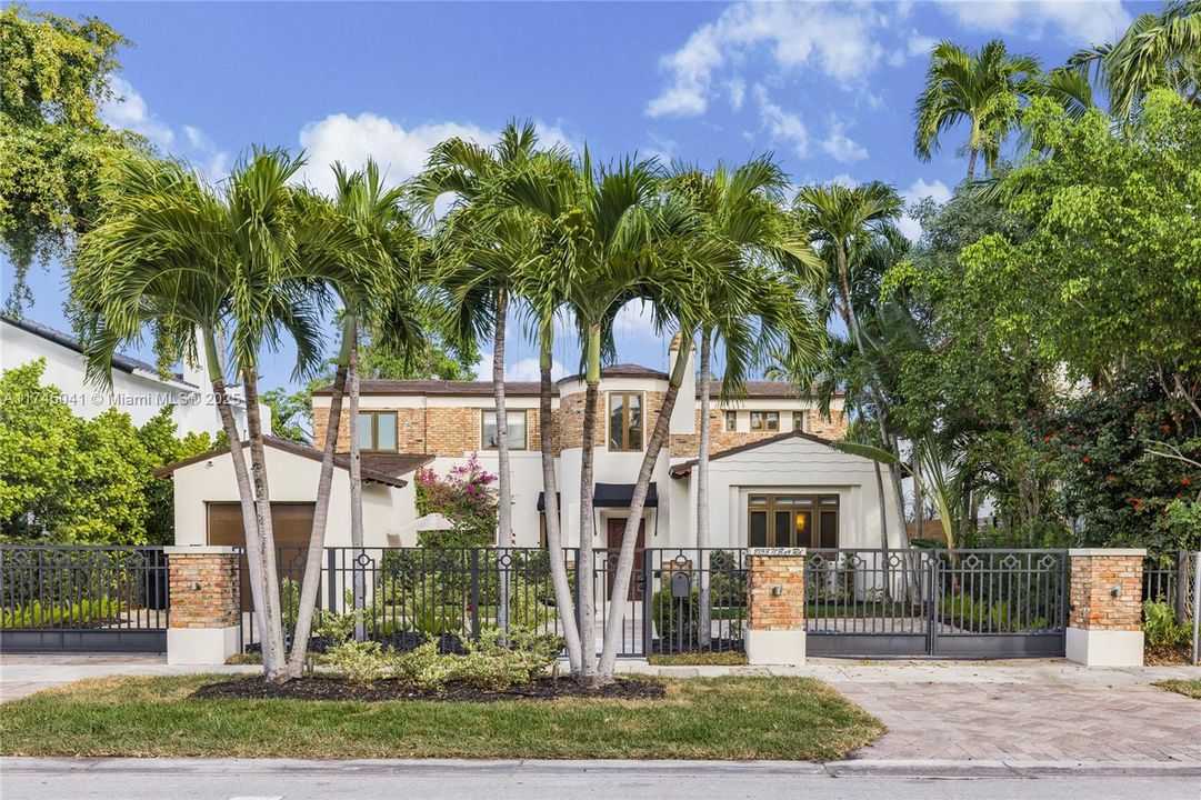 For Sale: $4,995,000 (5 beds, 4 baths, 3274 Square Feet)