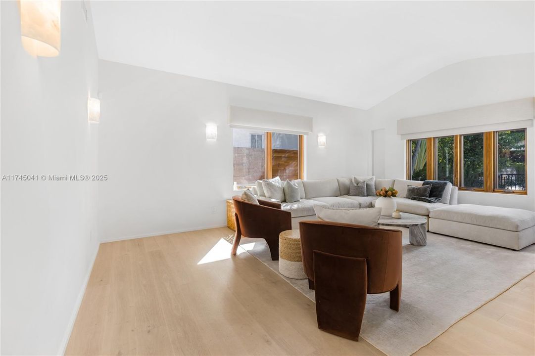 For Sale: $4,995,000 (5 beds, 4 baths, 3274 Square Feet)