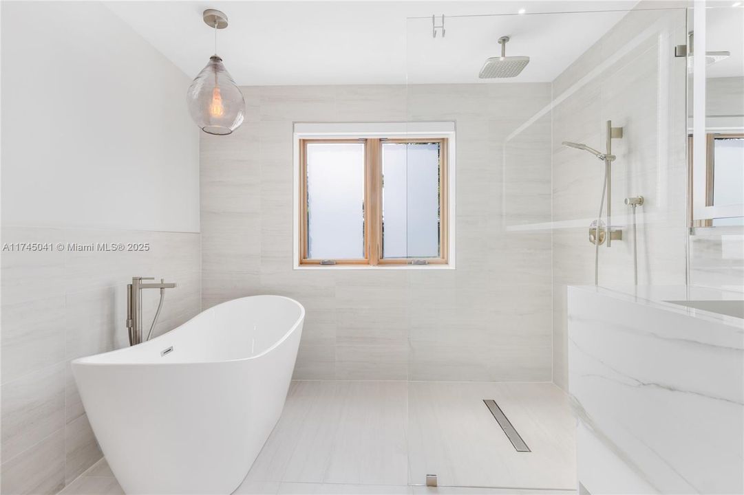 For Sale: $4,995,000 (5 beds, 4 baths, 3274 Square Feet)