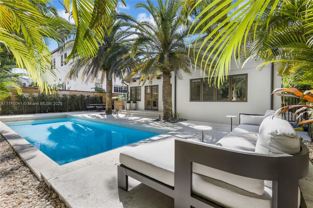 For Sale: $4,995,000 (5 beds, 4 baths, 3274 Square Feet)